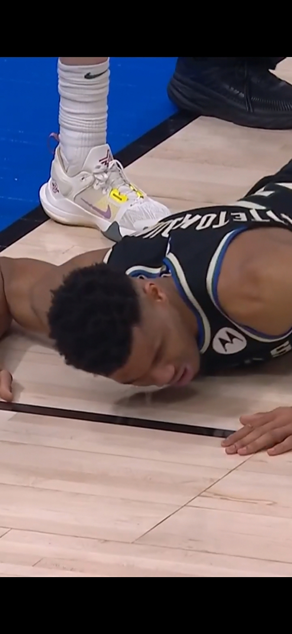 密尔沃基雄鹿迎欧篮联关键赛；转会期门线救险；赛场秩序良好；身体对抗强度拉满(密尔沃基雄鹿vs波士顿凯尔特人)