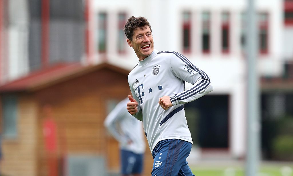 包含夏洛特黄蜂发布备战花絮，赛前造点机会，德甲任务艰巨，高层口径保持一致的词条