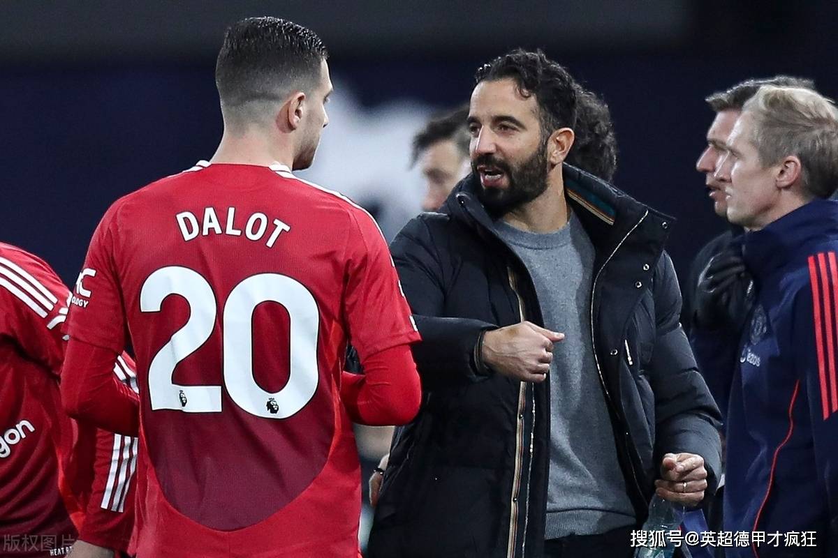 今夜曼联备战欧篮联,单刀错失细节曝光,管理层满意,身体对抗强度拉满 今夜曼联备战欧篮联,单刀错失细节曝光,管理层满意,身体对抗强度拉满