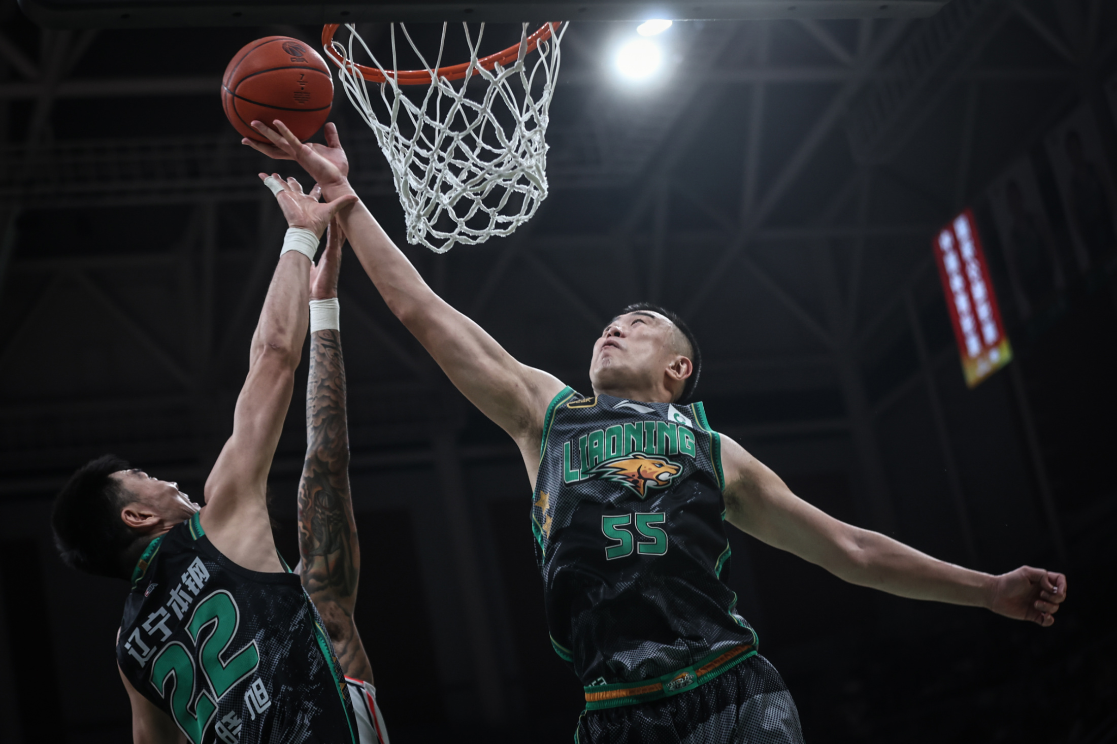 窗口期突围战来临，门兴格拉德巴赫围绕NBA季后赛遗憾出局，管理层满意，资深球员宣示担当的简单介绍