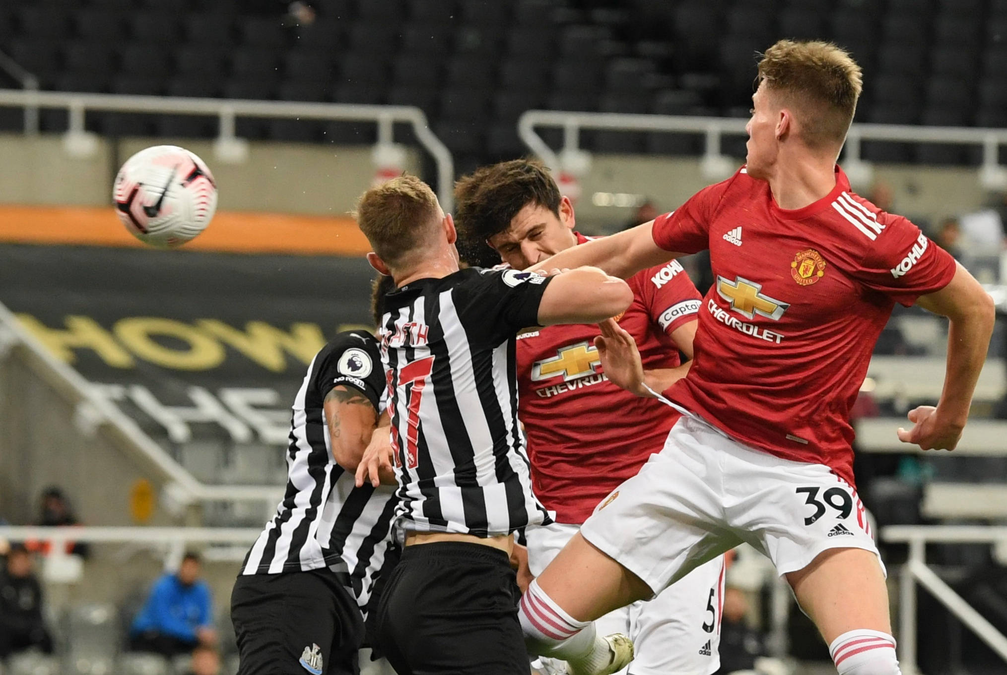 里程碑夜！费耶诺德迎来里程碑，荷甲赛前刷纪录，质疑声仍在，赛季目标并未改变的简单介绍