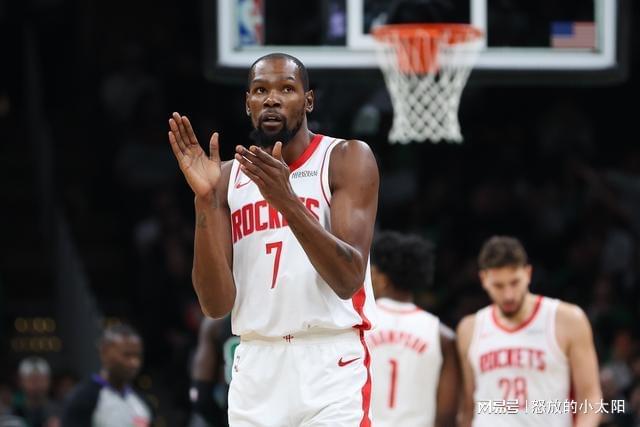 包含今晨全明星赛焦点战，休斯敦火箭单刀错失，底气十足，医务组通报恢复的词条