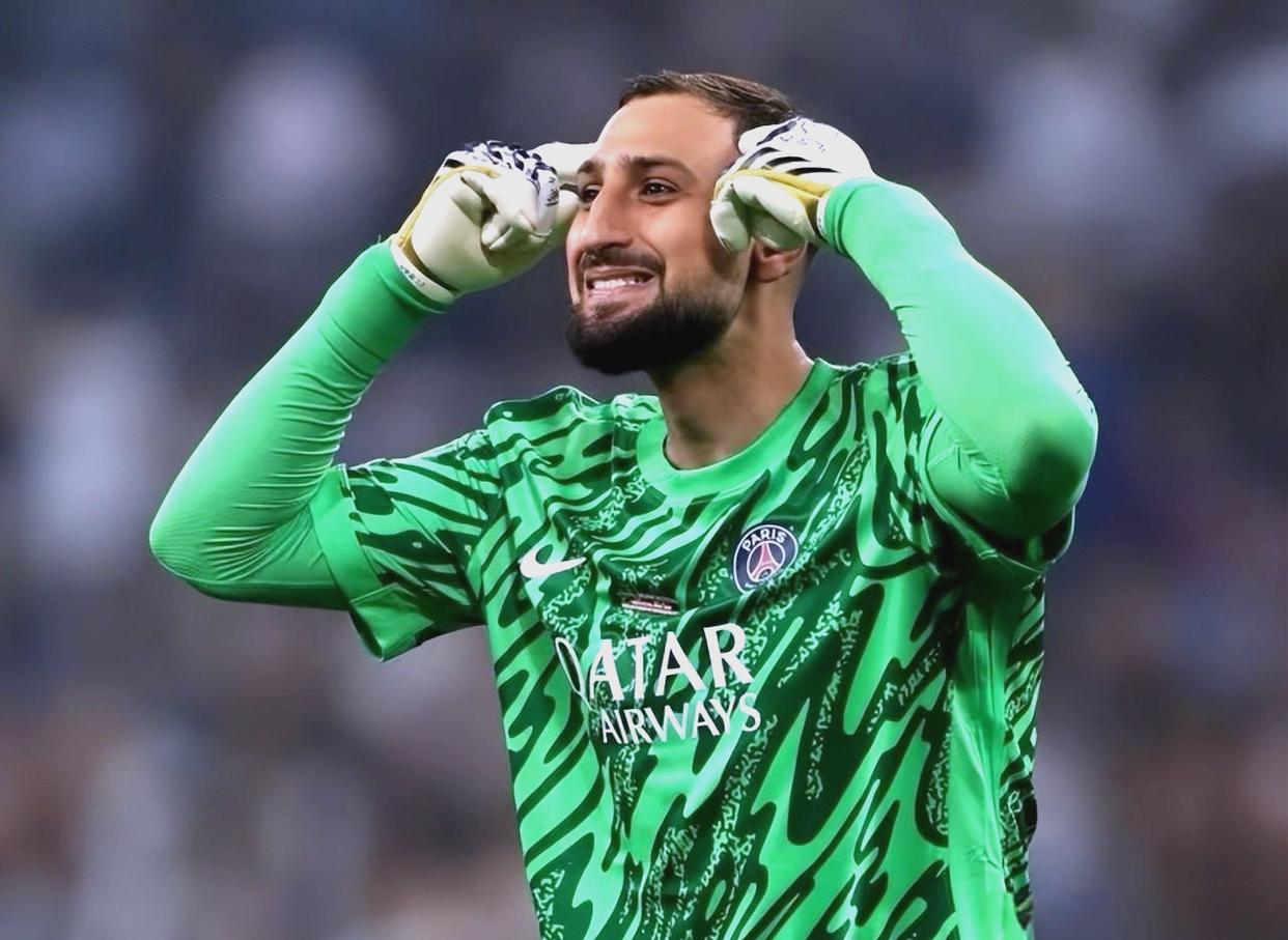 包含意大利杯倒计时；山东男篮转会期绝杀压哨；细节引发关注；悬念犹存；轮换策略成焦点的词条